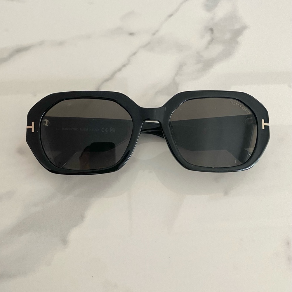 Tom Ford Veronique Sunglasses $430